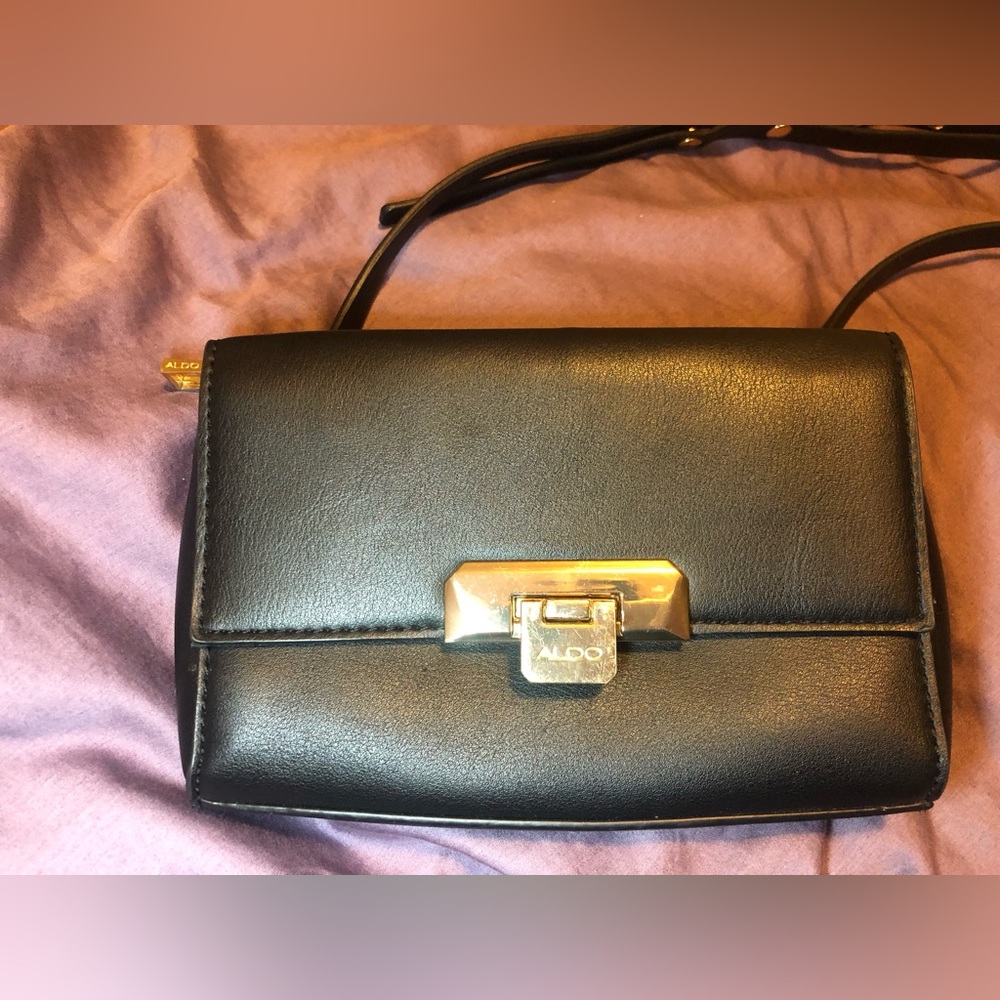 BNWOT Aldo Elegant Black Crossbody With Gold Accent Hardware - Picture 16 of 16